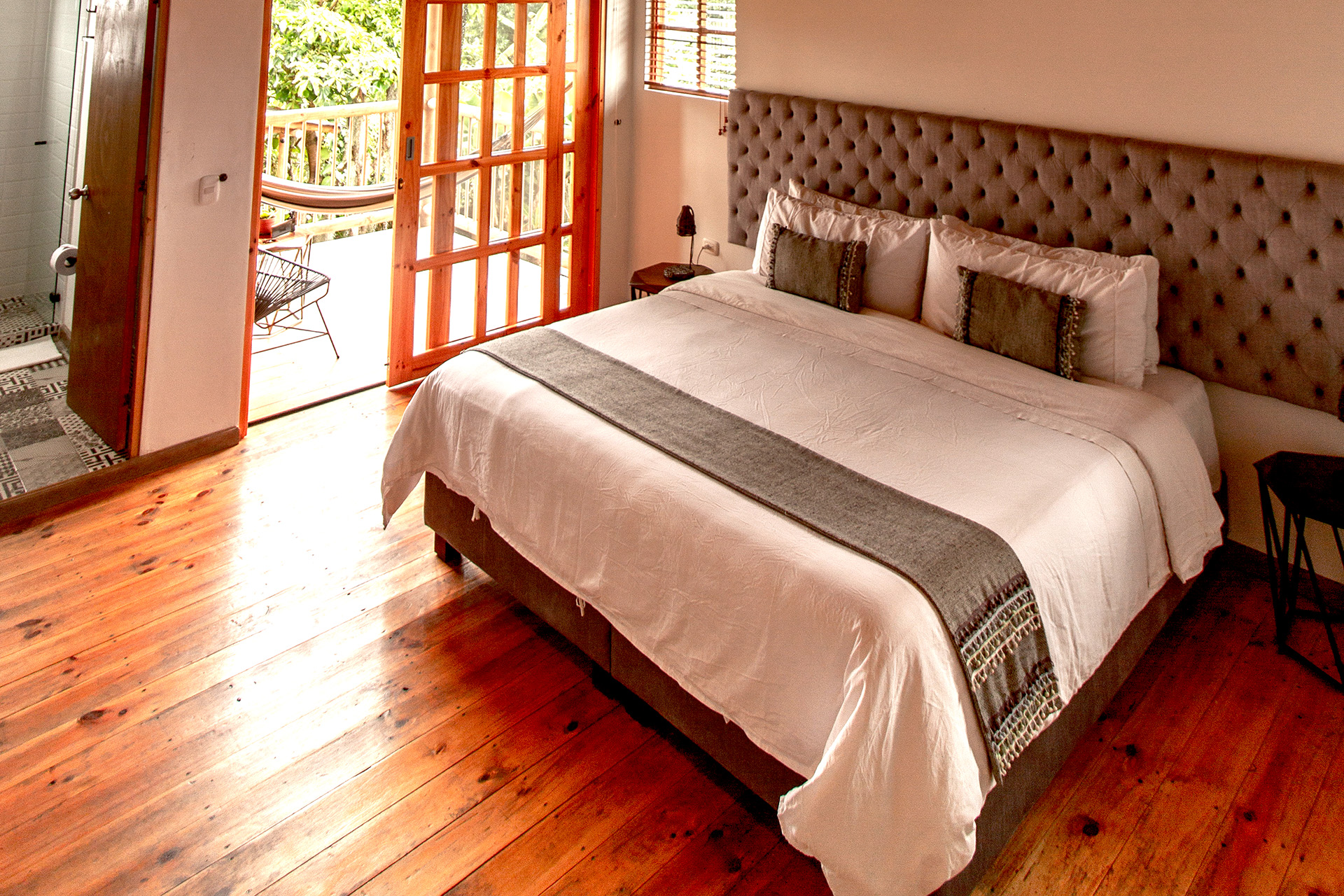 Deluxe Cabin Mountain View